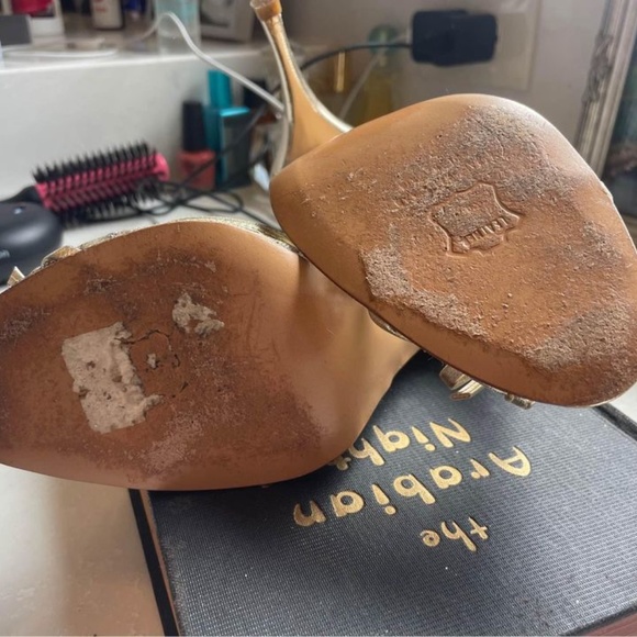 Stuart Weitzman Gold Peep Toe - Picture 3 of 5